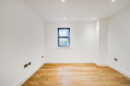 1 Bedroom Apartment To Let - Photo 3