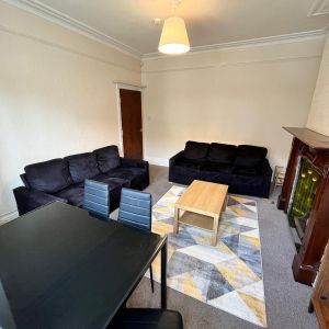 4 bedroom terraced house to rent - Photo 2