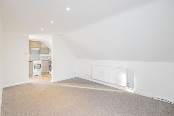 1 bed Flat To Let - Photo 1