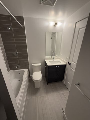 One plus den condo for rent in Oakville - Photo 4
