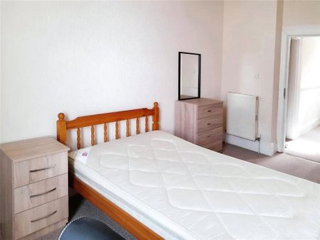 6 bedroom terraced house to rent - Photo 4