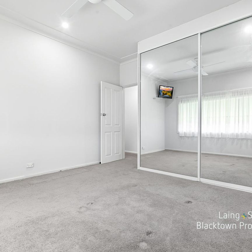 FAIRFIELD WEST CHARM! - Photo 1