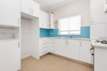 Available Now - Put Your Bubbles on Chill For New Year's Eve - Photo 3