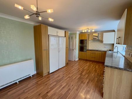3 bedroom terraced house to rent - Photo 5