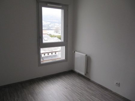 Location Appartement 3 pièces 64m² LA RAVOIRE 73490 - Photo 2