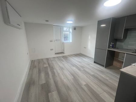 1 Bed Flat, Meanwood Road, LS6 - Photo 5