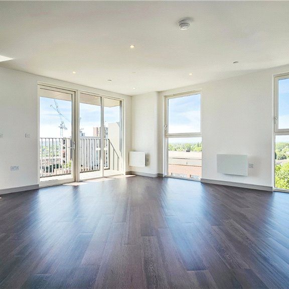 Eden Grove, Staines-upon-Thames, Windsor and Maidenhead, TW18 4ZT - Photo 1
