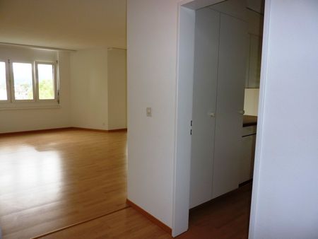 "Helle Wohnung mit tollem Balkon" - Photo 3