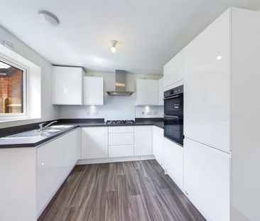 4 bedroom detached house to rent - Photo 6