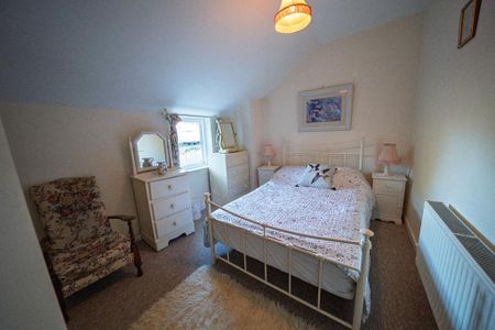 2 bedroom semi-detached house to rent - Photo 4