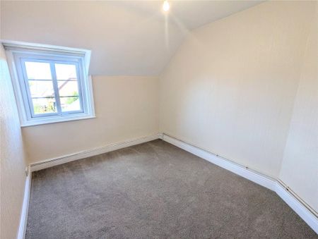 3 bedroom end of terrace house to rent - Photo 3