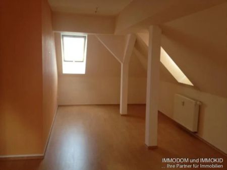 Gemütliche 2,5-Zimmer-Dachwohnung mit EINBAUKÜCHE im Niedrigenergie-Haus mit Spitzboden - Photo 3