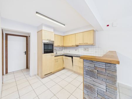 Appartement 2 chambres, terrasse, cave, au rez-de-chaussée - Photo 2