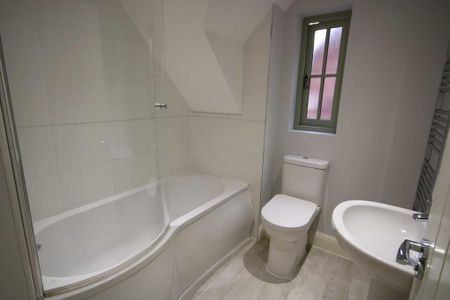 2 bedroom semi-detached house to rent - Photo 4