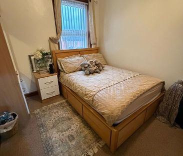 4 bedroom terraced house to rent - Photo 3