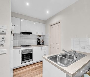 Modern Townhouse Living at Central Bayswater - Photo 6
