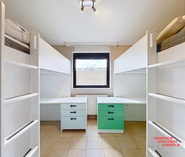 Ruim appartement dichtbij het hart van Oostkamp met garage - Foto 2