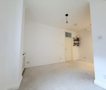 Low Petergate, York - Photo 6