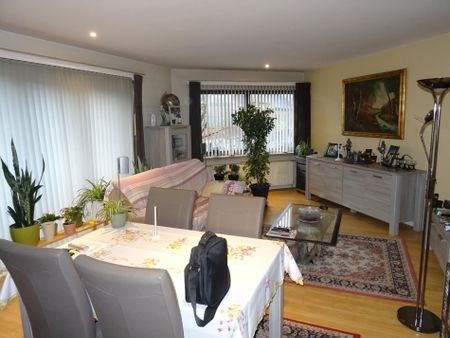 - Sint-Niklaas – Rustig gelegen appartement met 2 slaapkamers, terras, en garage - Foto 3