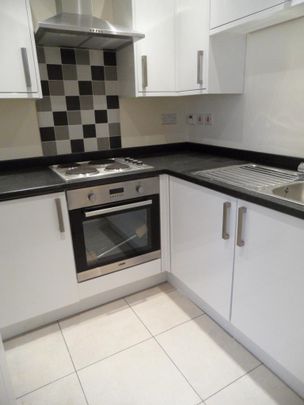 2 bedroom ground floor flat to rent - Photo 1