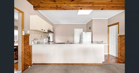 Spacious 3-Bedroom Home for Rent – 6-Month Lease - Photo 5