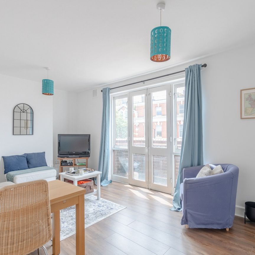 1 Bed Flat, Upper St, N1 - Photo 1