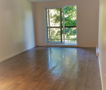 GRAND 3 ½ - ENTIÈREMENT RÉNOVÉ, 1165 $/MOIS TOUT COMPRIS! A PARTIR ... - Photo 3