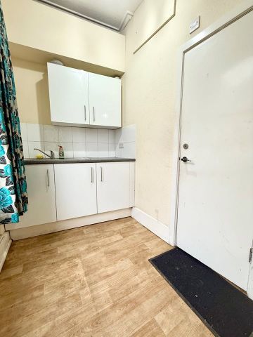 Studio Flat, Catford Broadway, SE6 - Photo 3