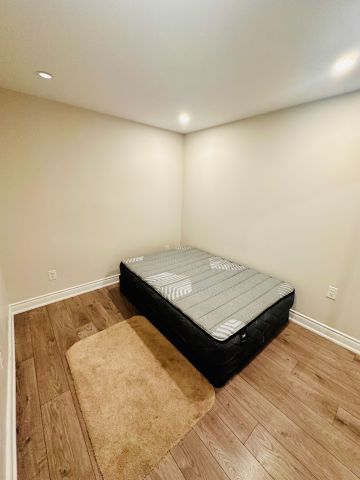 For Lease - 1032 Burnhamthorpe Road, Mississauga, Ontario - Photo 5