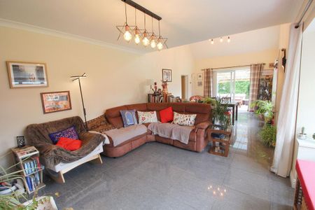 3 bedroom detached bungalow to rent - Photo 3