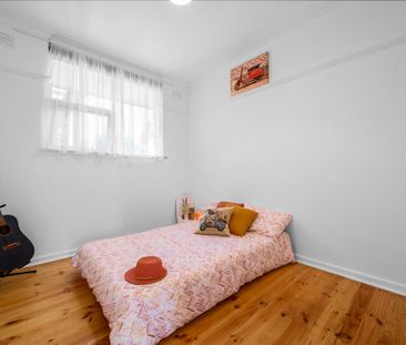 Spacious Mount Gambier Home with Beautiful, Entertainer Friendly Ga... - Photo 4