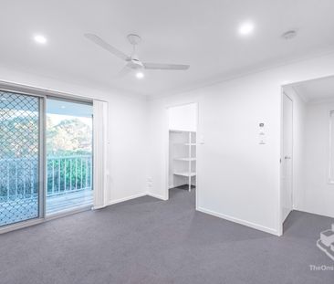 Spacious Three-Bedroom Townhouse with Pool Access in Algester - Photo 2