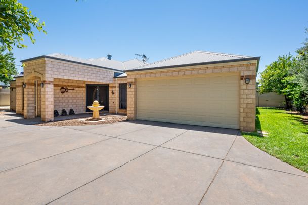 Experience Unrivalled Luxury Living in Exclusive Broadwood - Photo 1