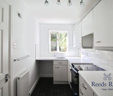 2 bedroom semi-detached house to rent - Photo 4
