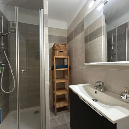 Location Appartement 3 pièces 56m² NICE 06300 - Photo 4