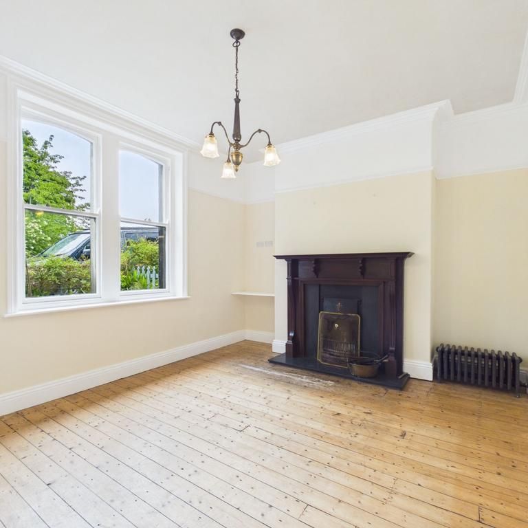 3 bedroom end of terrace house to rent - Photo 1