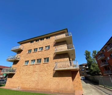 “Spacious 2-Bedroom Unit” - Photo 5