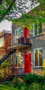 Ahuntsic | Luxueux 3 chambres + Bureau | 1800 pi² sur 2 étages | Cabanon, Cour et Boisé | Air Climatisé - Photo 3
