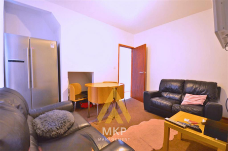 4 bedroom terraced house to rent - Photo 3