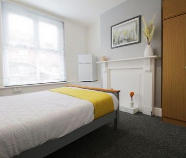 1 bedroom in a house share to rent - Photo 5