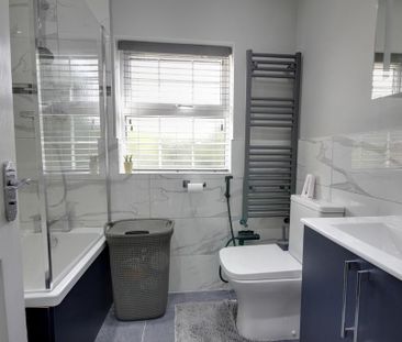 4 bedroom detached house to rent - Photo 2