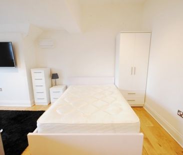 1 Bed - Grainger Street, Newcastle Upon Tyne - Photo 1