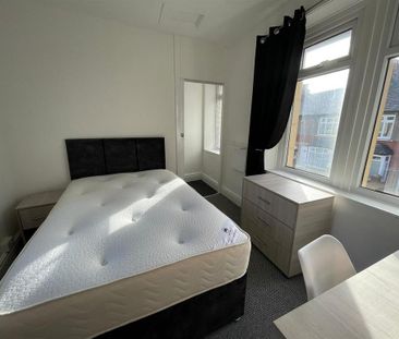 1 bedroom private hall to rent - Photo 3