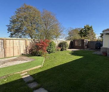 4 bedroom detached bungalow to rent - Photo 2