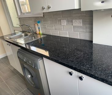 3 Bed Semi-Detached House, Tudor Road, LU3 - Photo 6