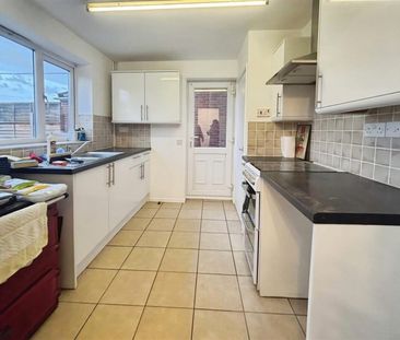 3 BED Detached house To rent - Photo 2