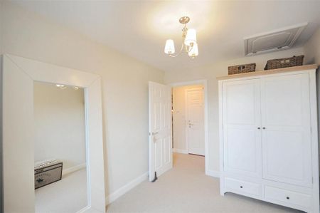 3 bedroom apartment to rent - Photo 4