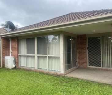 Lovely 3 bedroom renovated home in popular Upper Coomera - Photo 5