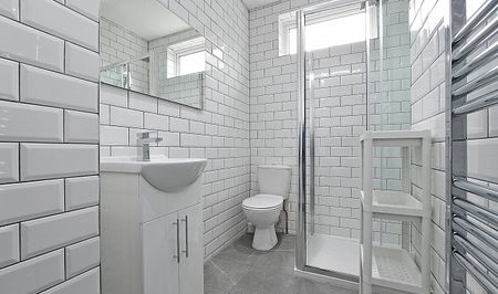 Amazing 4-Bedroom Student House in Sheffield - Photo 5