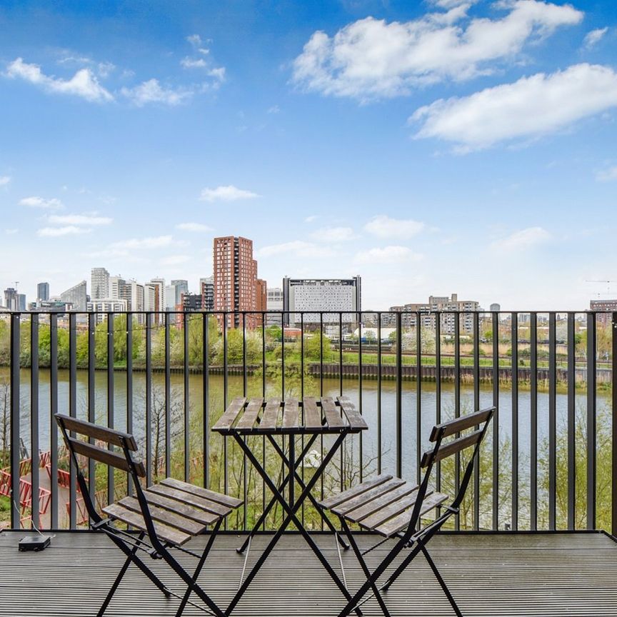 2 Bed Flat, Astell House, E14 - Photo 1